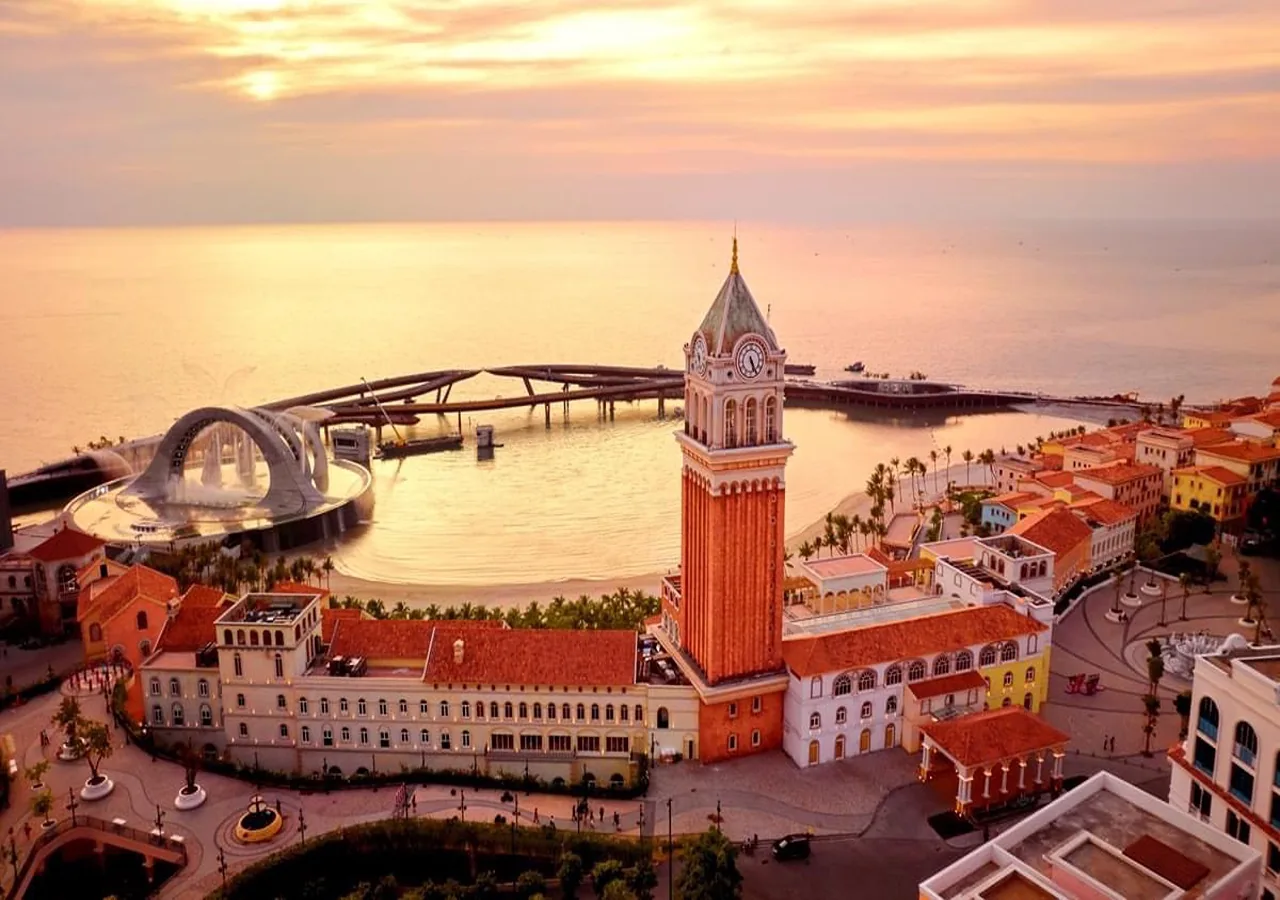 SEA GALLERY SUNSET TOWN LUXURY APARTMENT