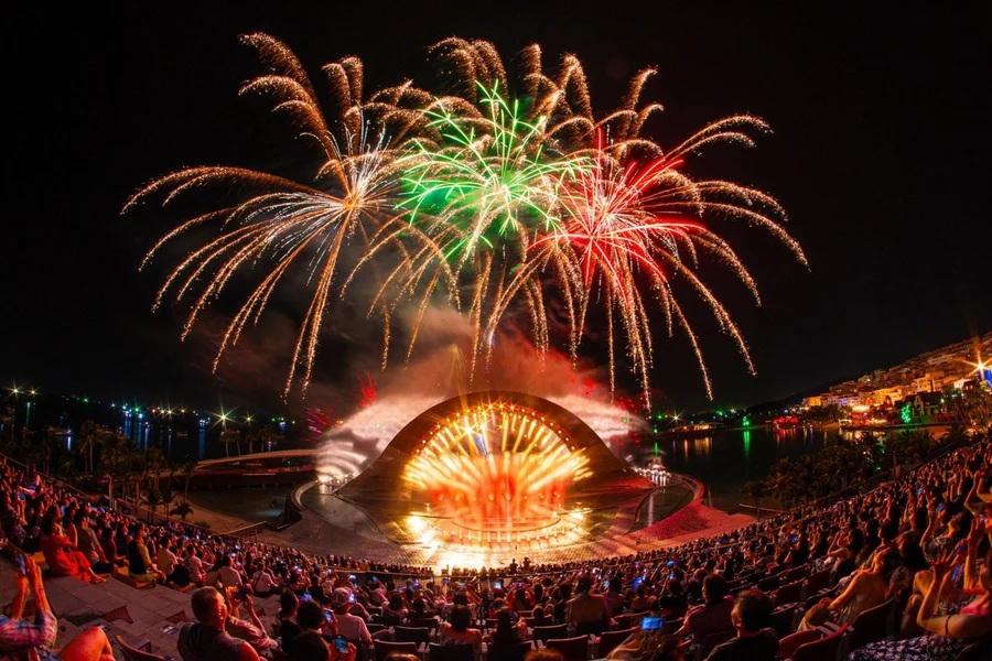 Kiss of the Sea Show & Fireworks